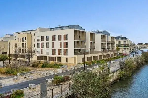 Côté quai