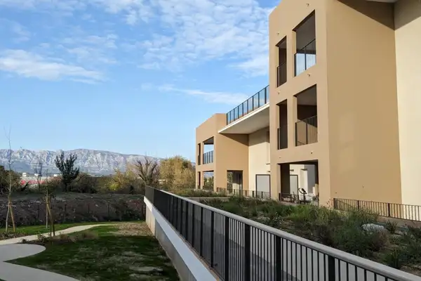 Livraison rapide - trets village